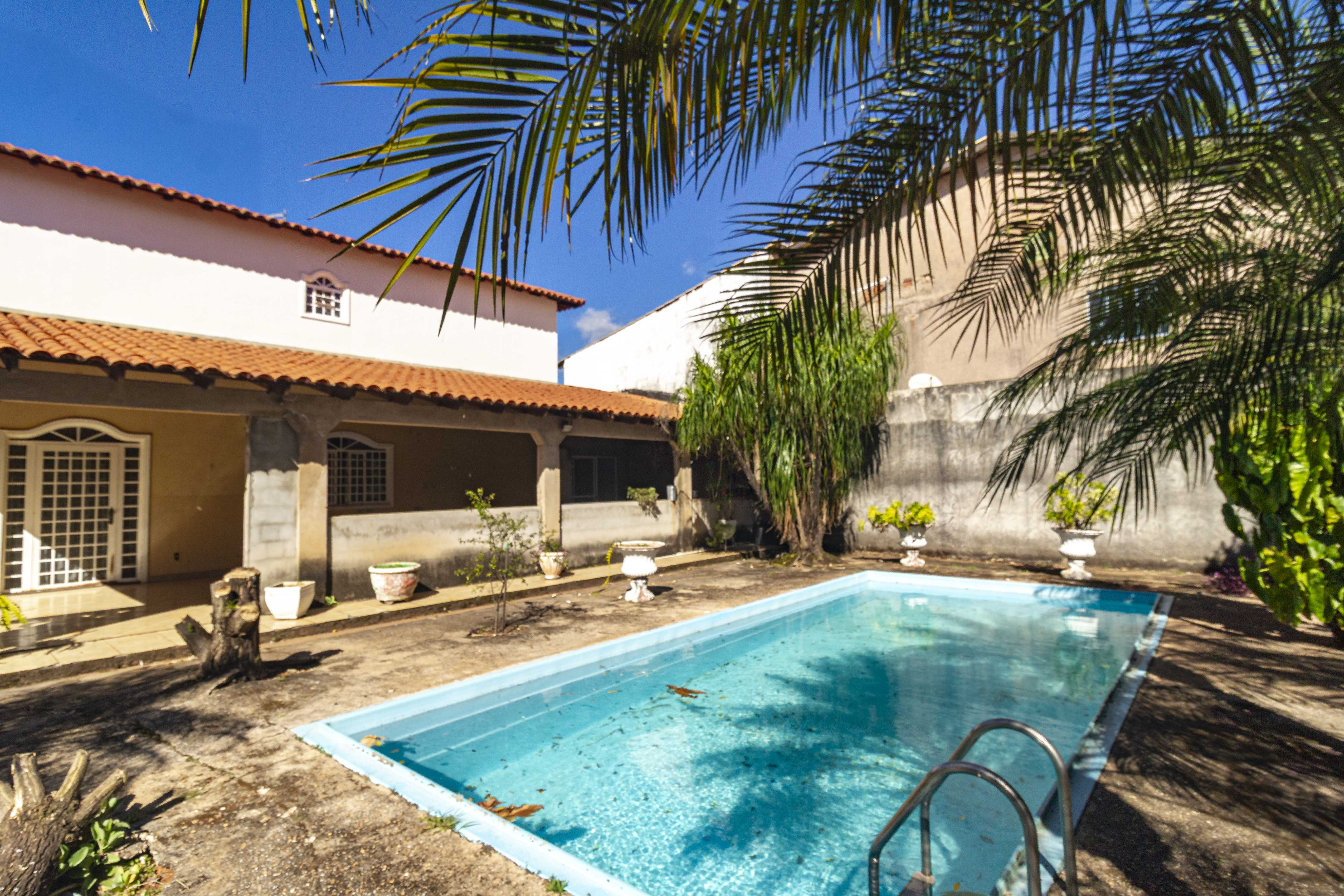 Casa  6 Quartos  2 Suítes  Varanda | Piscina | Churasqueria | Nascente | 6 Vgs|Sobrado em Samambaia Sul, Brasília – DF