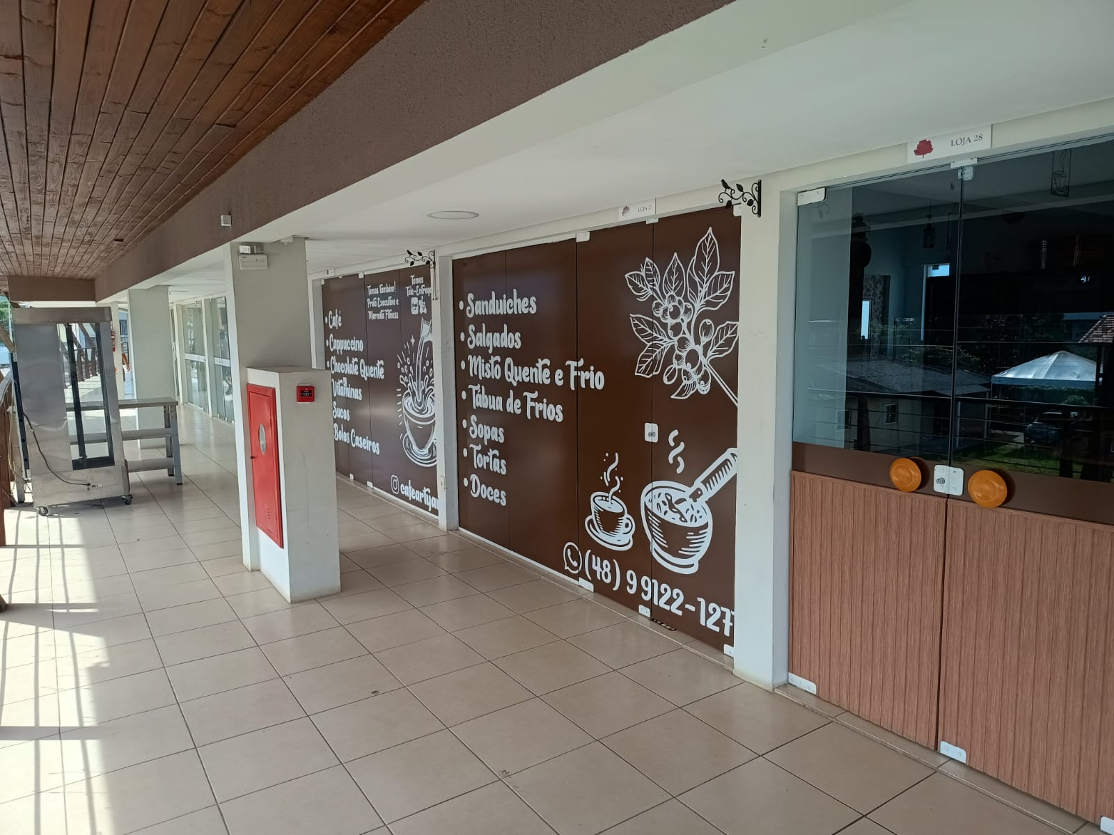 CAFETERIA/ RESTAURANTE/ KARAOKE — foto 15