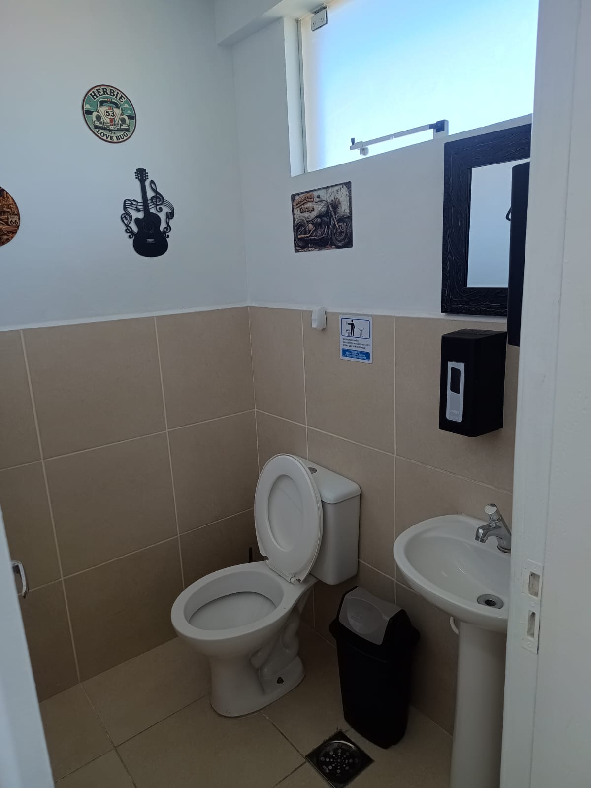 CAFETERIA/ RESTAURANTE/ KARAOKE — foto 3