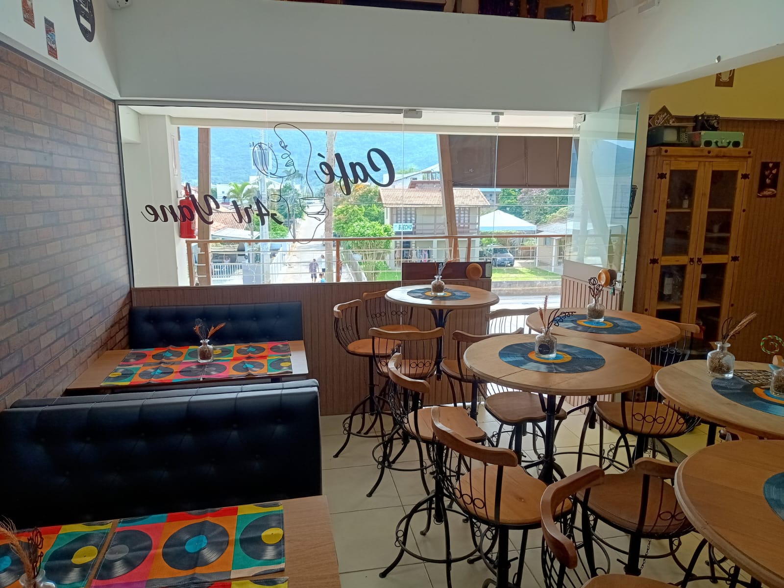 CAFETERIA/ RESTAURANTE/ KARAOKE — foto 19