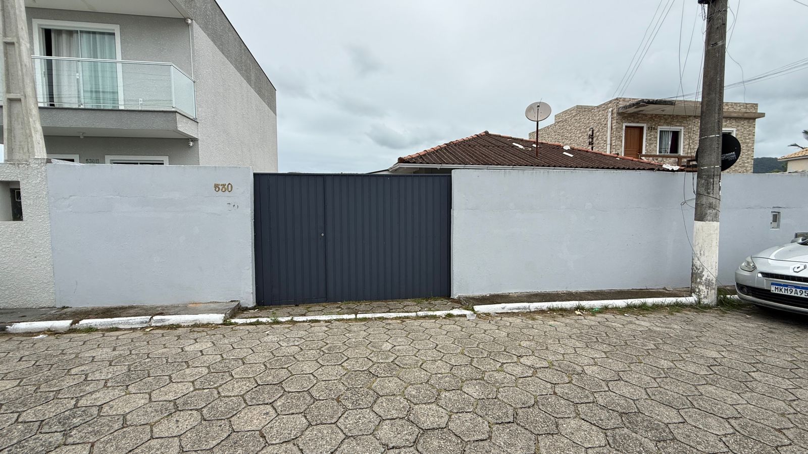 LINDO CASA NO RIO VERMELHO
